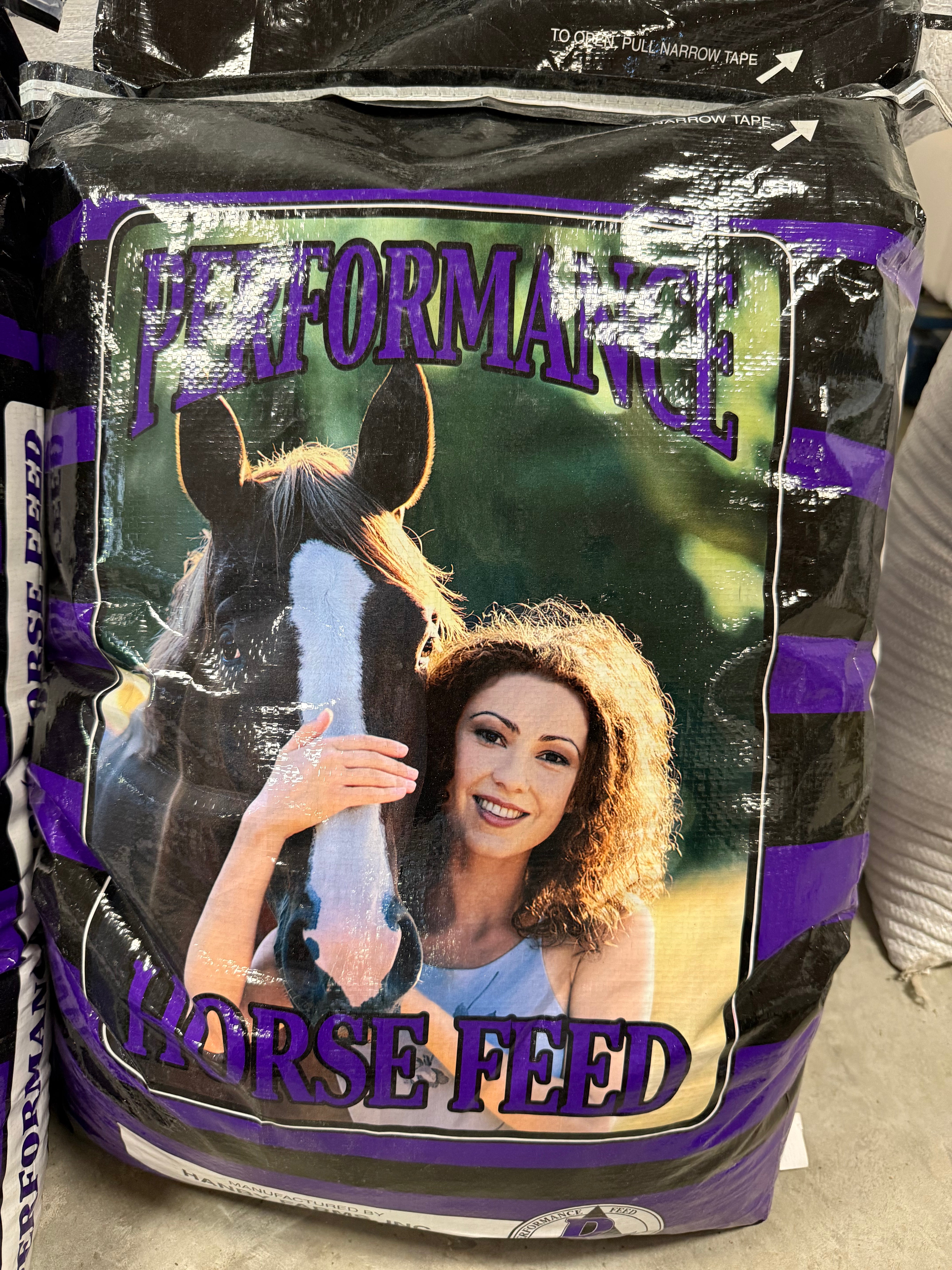 Performance Feed 12% Horse Textured – The Barnyard